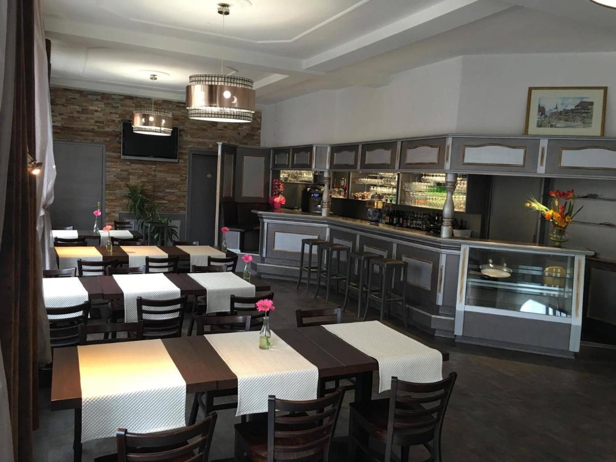נידרברון-לה-בה Hotel Restaurant Le Bristol מראה חיצוני תמונה